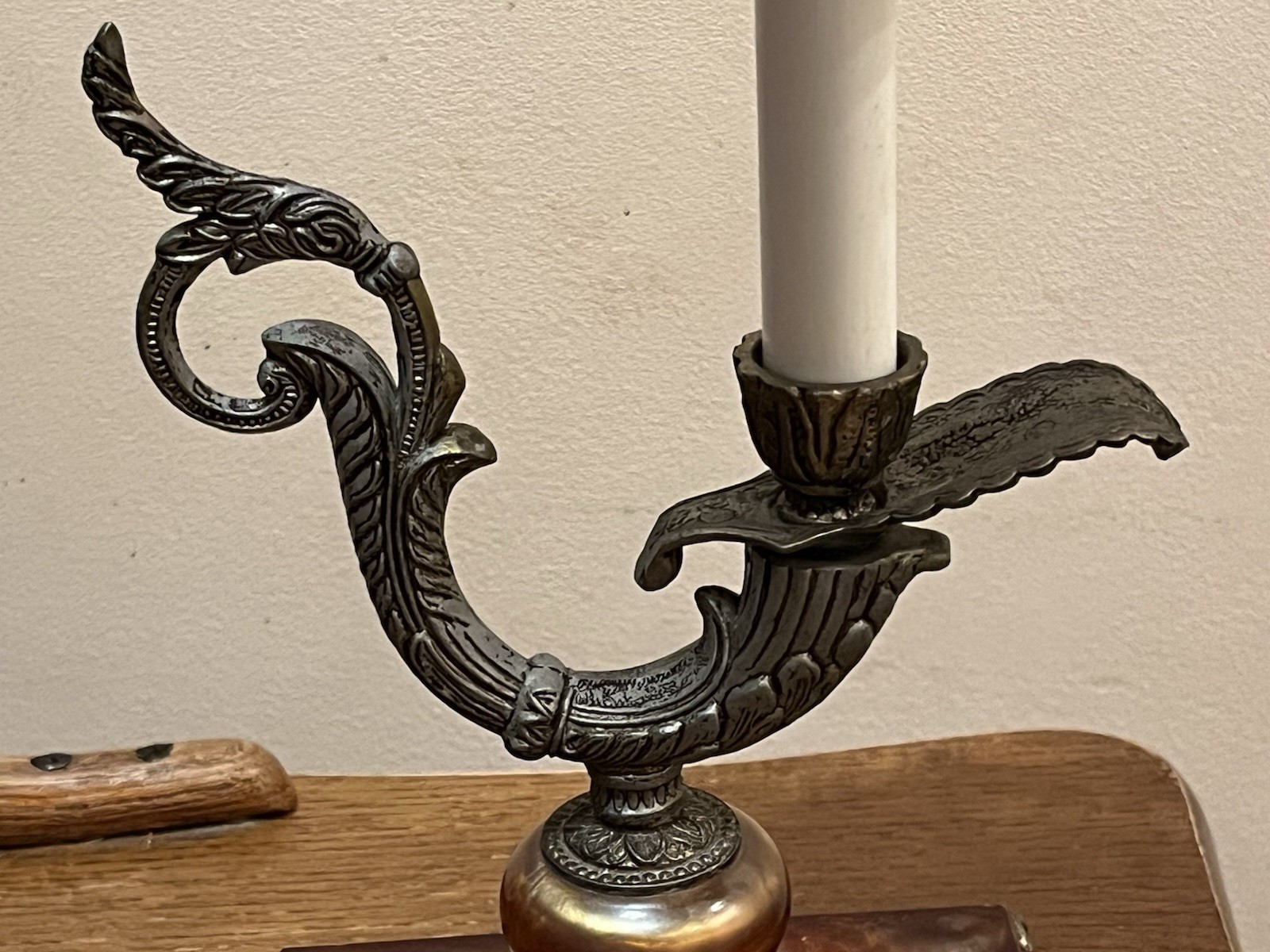 NIGHT LIGHT BRASS MARBLE BASE CANDLE BULB