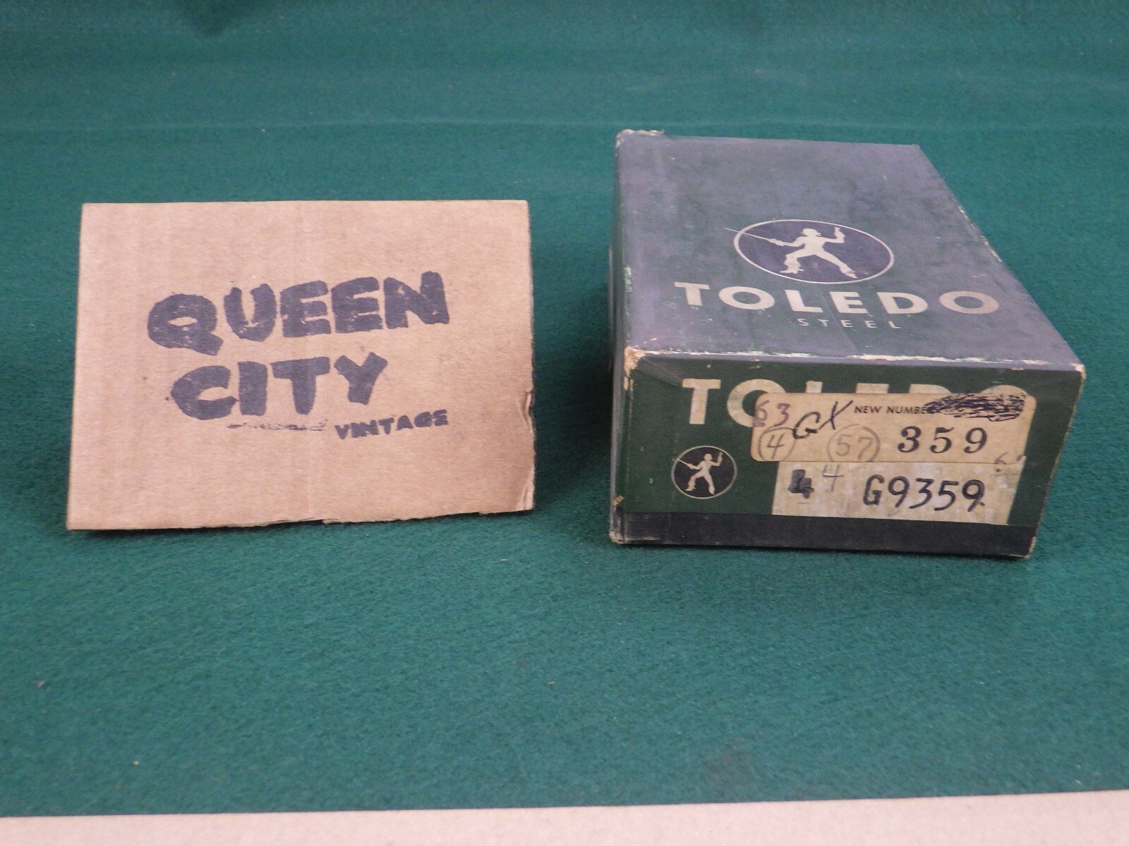 NOS/New Toledo valve guides G-359 G359  2 Pieces G9359