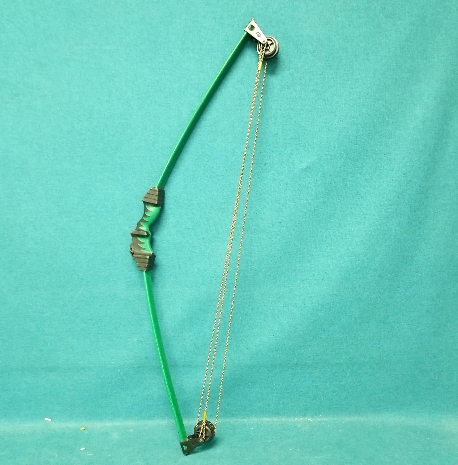 Bear Archery 34" Green Youth Compound Bow GUC