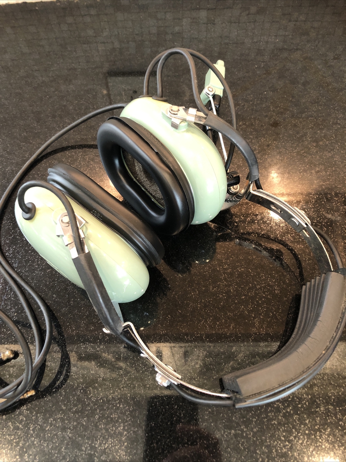 David Clark Model H10-40 Aviation Headset with M4 Microphone perfect condition