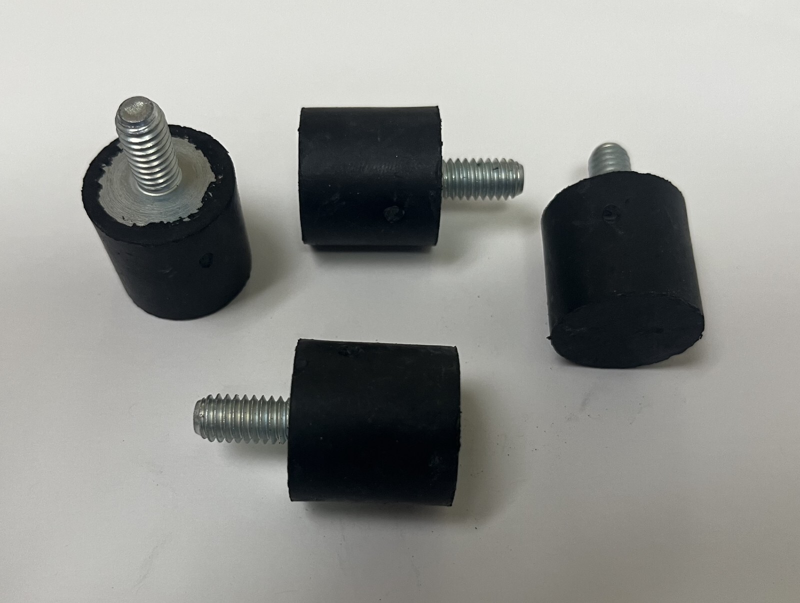 SET OF 4 NEW Rubber Bumpers Feet 5/16-18 (1" diameter  x 1" thick) MADE IN USA