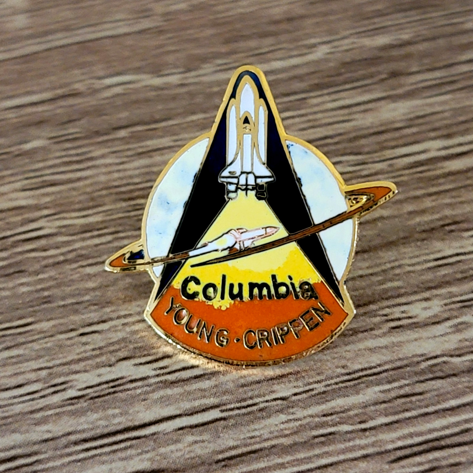 NASA STS-1 Official Space Shuttle Columbia Mission Enamel Lapel Pin Badge Crew