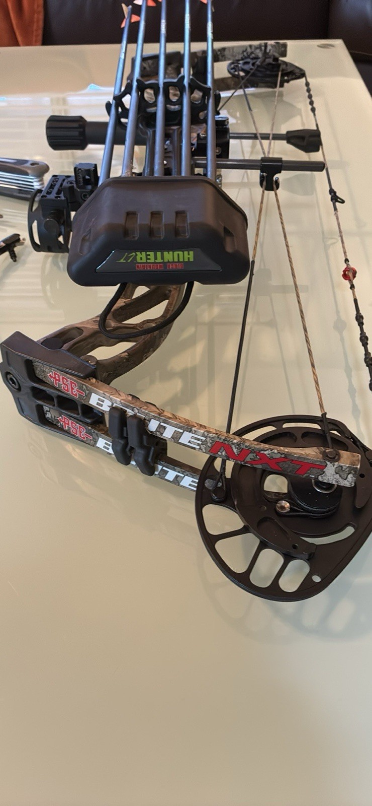 Compound Bow PSE Brute Nxt Rts -Extras with Case Included