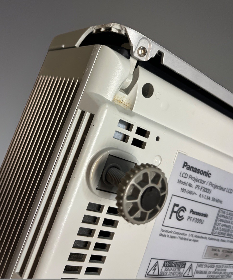 Panasonic PT-F300U XGA LCD Projector 91% Filter