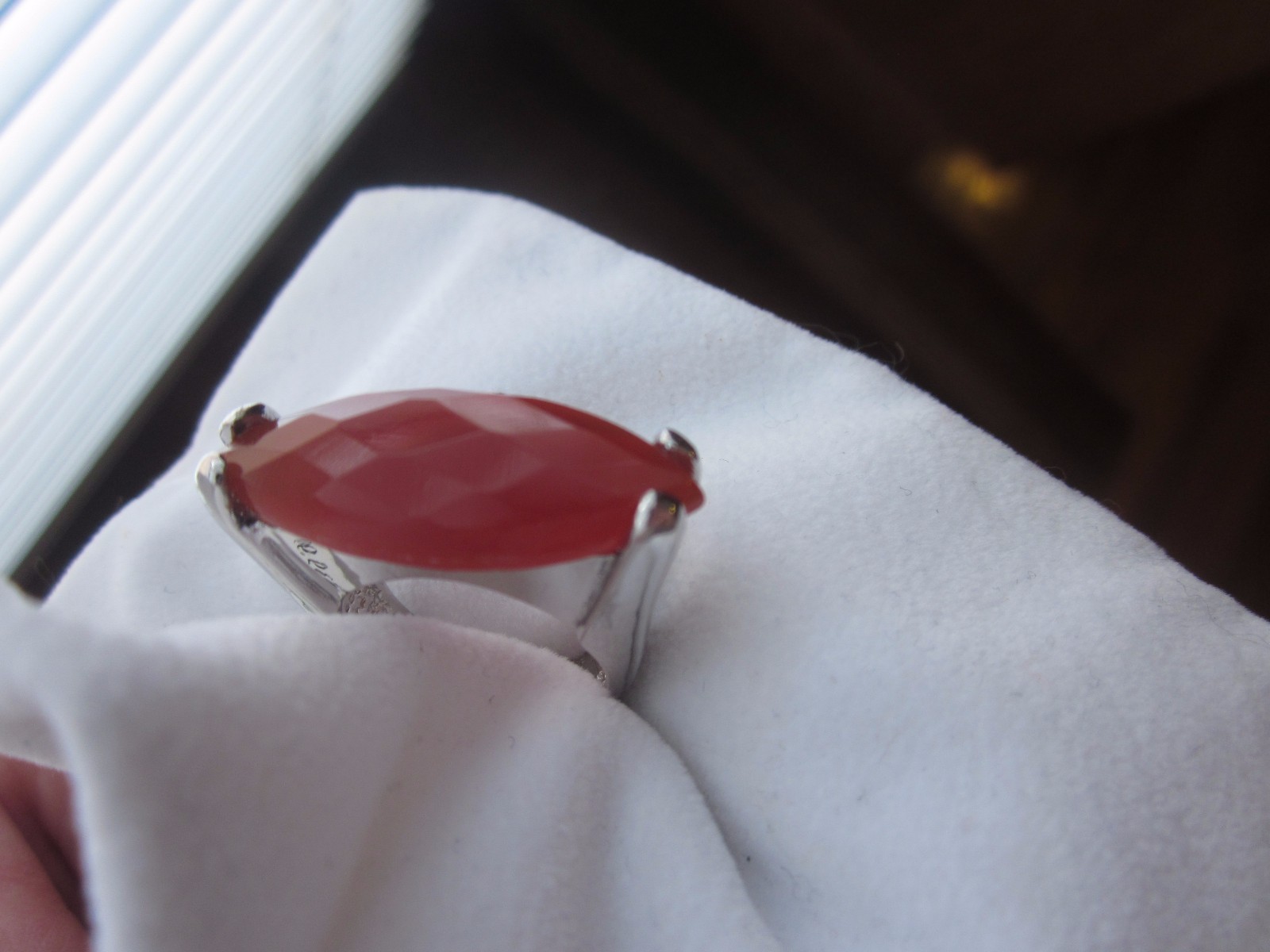 UNIQUE STERLING SILVER .925 HORIZONTAL SETTING RING 7 FACETED RED AGATE GEMSTONE