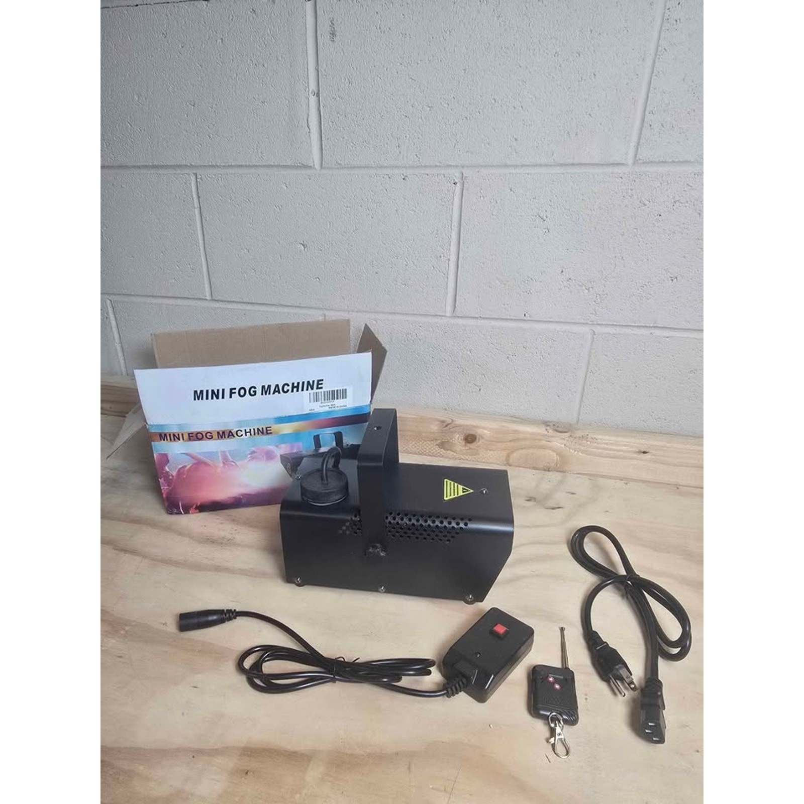 💨 Mini Fog Machine (500W) - Unused with Remote & Foot Pedal