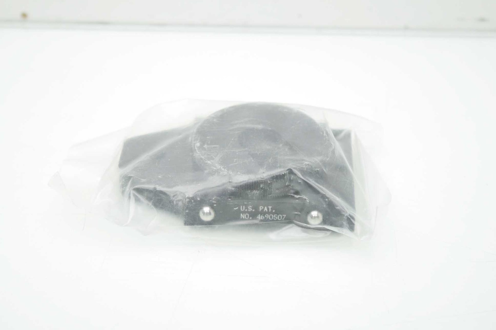 New Sealed Newport 4690507  BUP-2 Mounting Base
