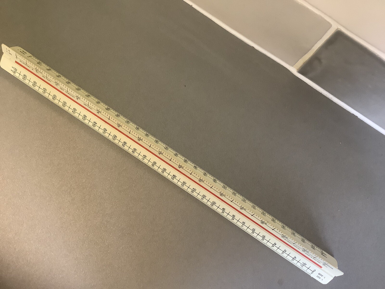 Vintage Blundell Harling Triangular Architects / Engineers Metric Scale Rule