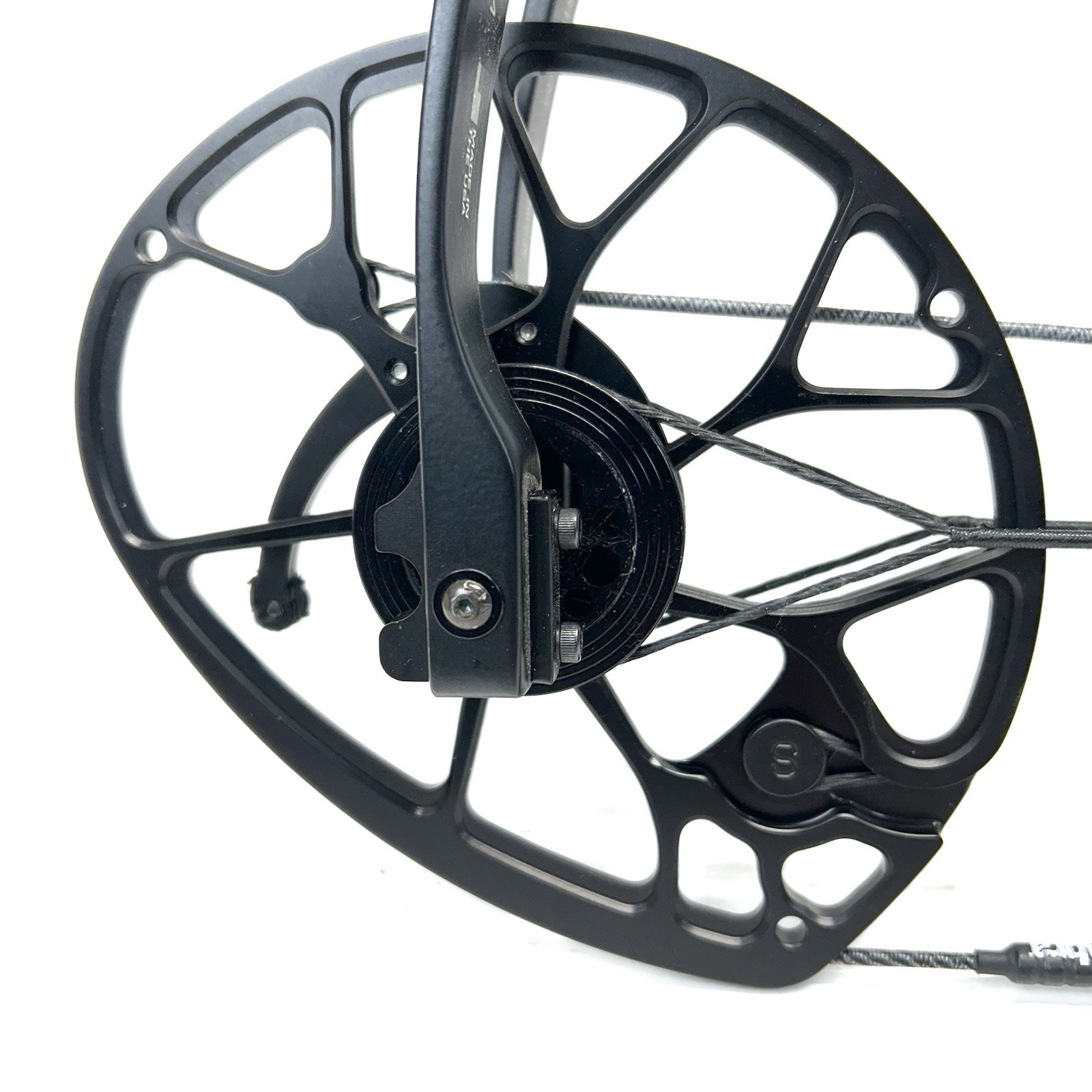 Mathews Traverse Compound Bow RH 28" ​/​ 60lbs -Blue