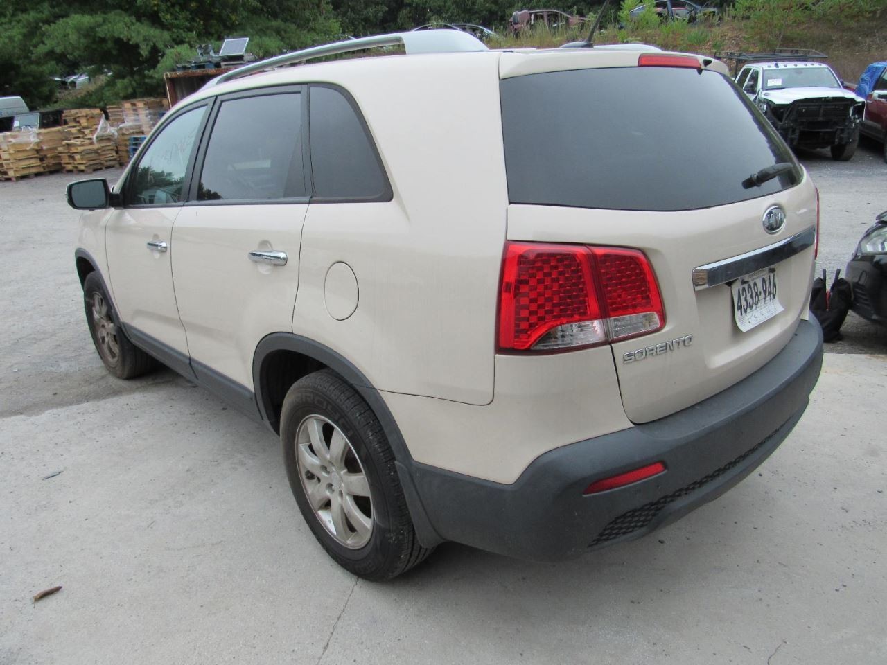SORENTO 2011 Glove Box 1071976
