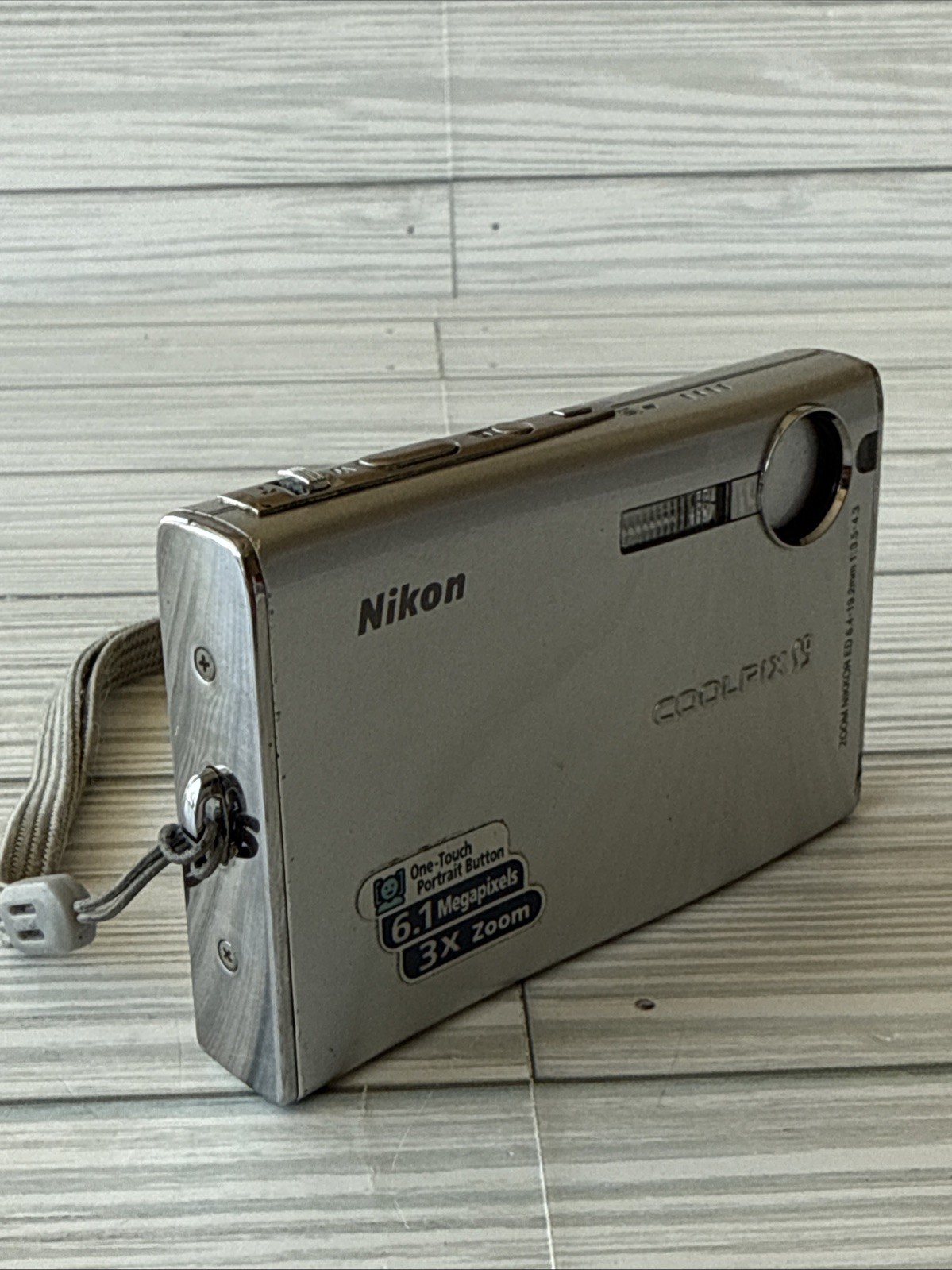 Nikon COOLPIX S9 6.1MP Digital Camera - Silver