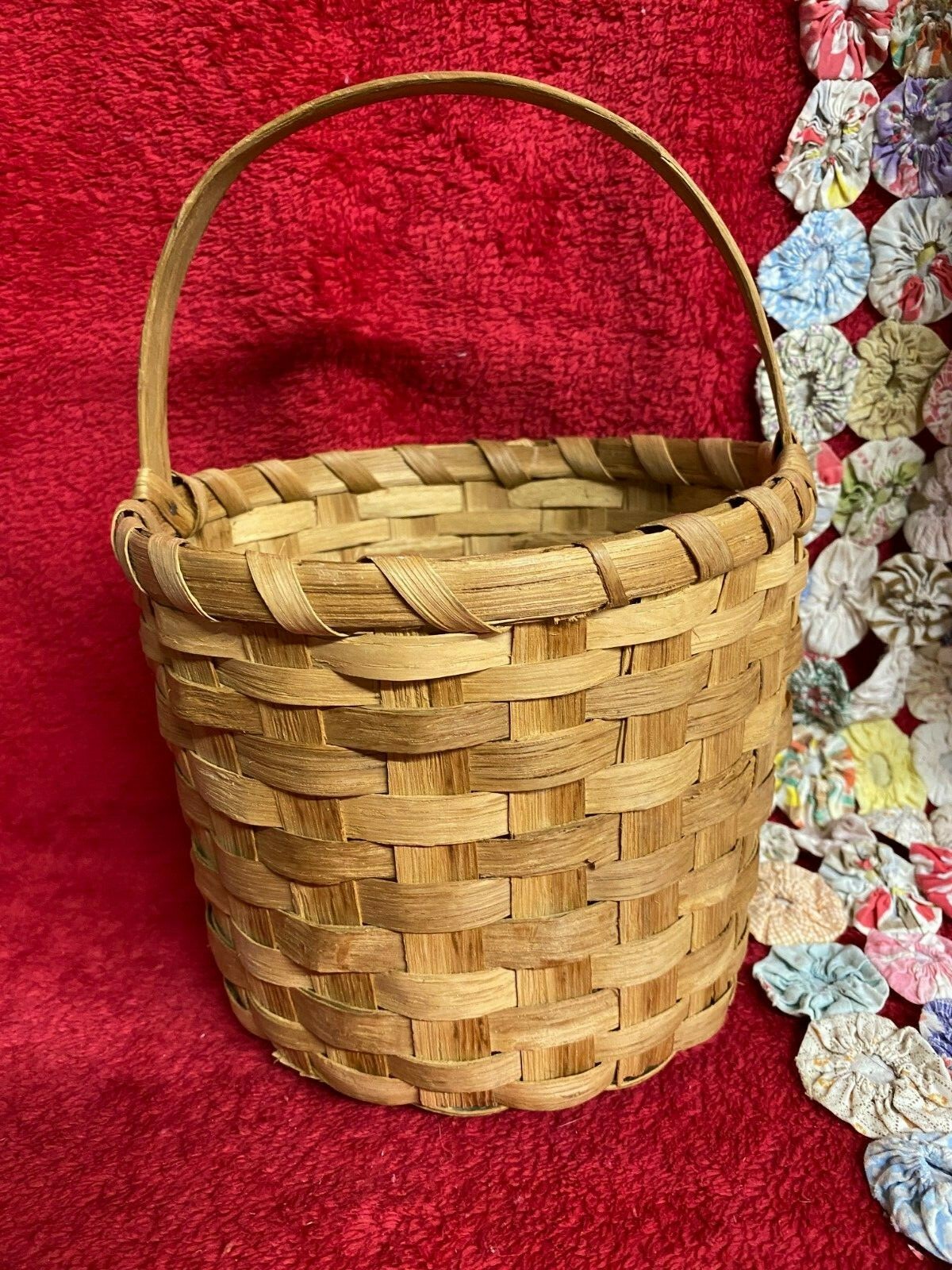 Vtg Medium Round Basket with Handle Interesting Woven Design