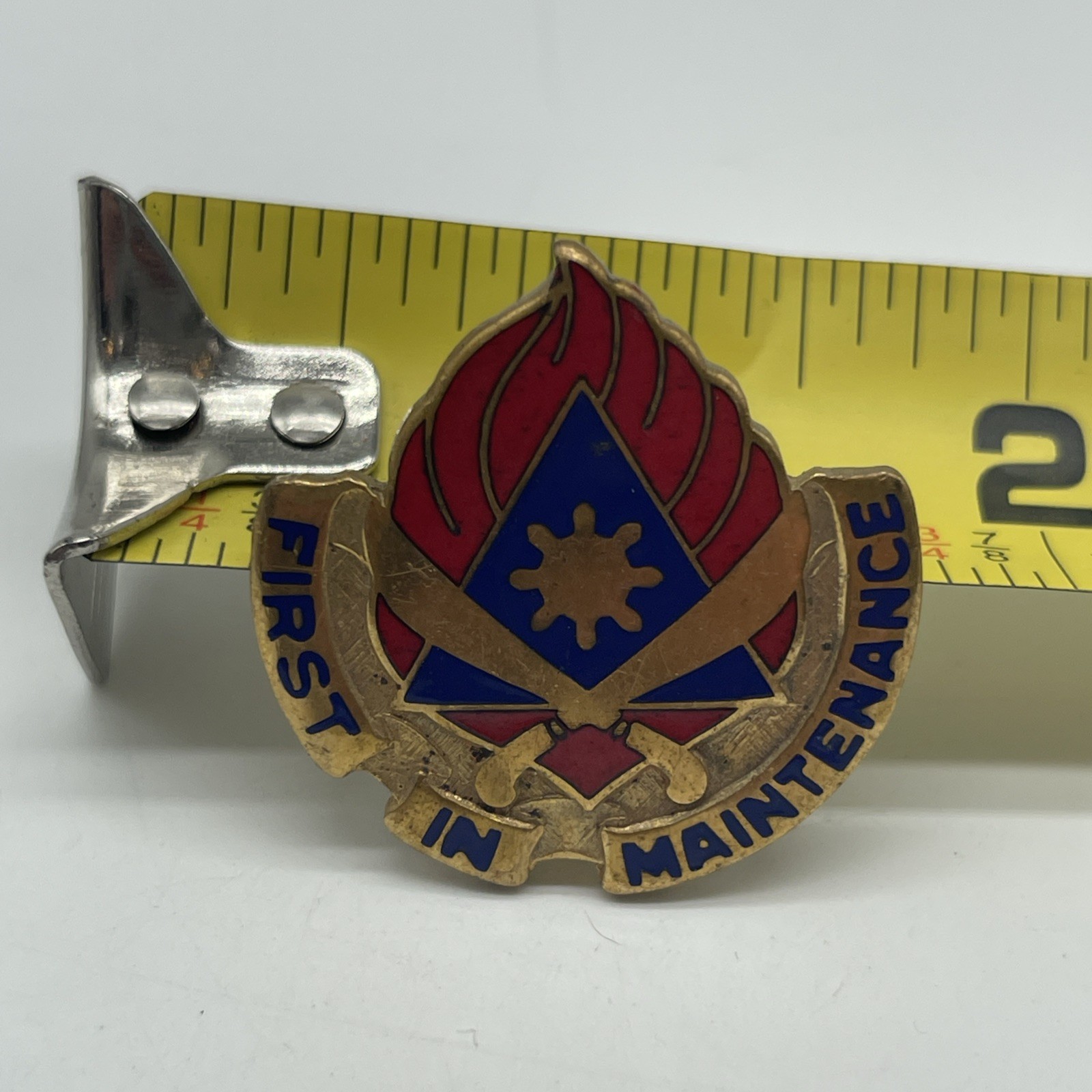 U.S. Military 189th Maintenance Battalion DI DUI Pin FORST IN MAINTENANCE D22