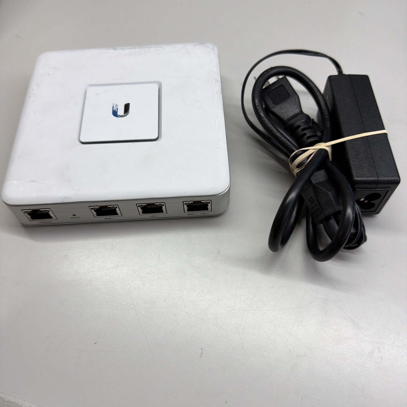 Ubiquiti Networks UniFi Security Gateway 1000Mbps Gigabit USG w/ Power Adapter