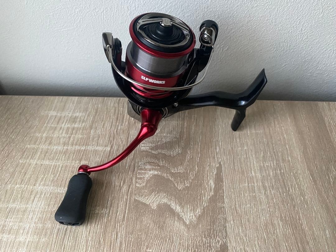 DAIWA 23 Regalis LT2000SP Spinning Reel Custom SLP Spool Handle Authentic