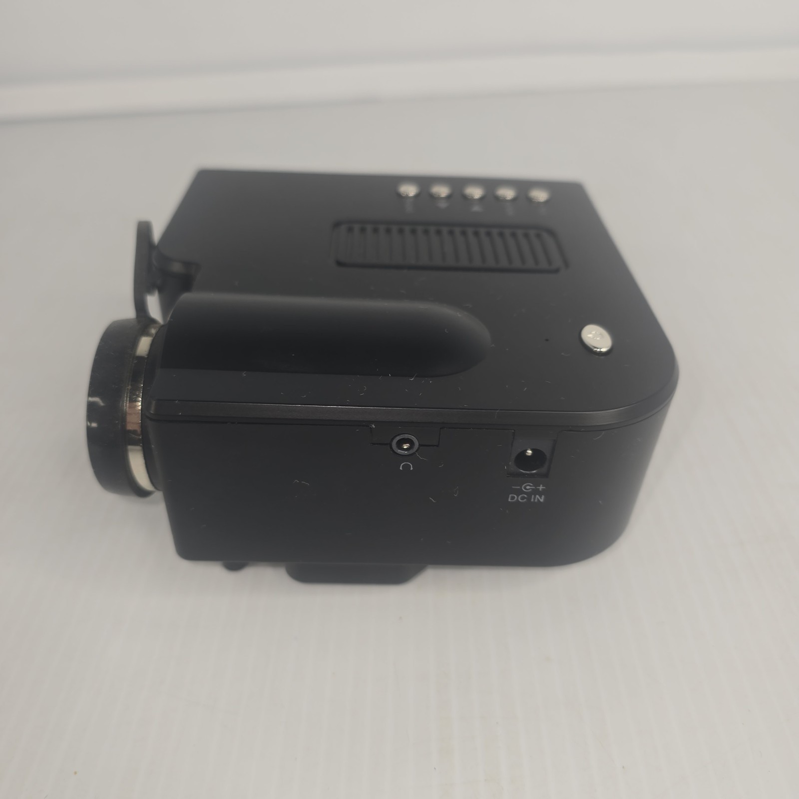 Mini LED LCD Projector 12V HDMI USB AV Portable Home Theater Untested