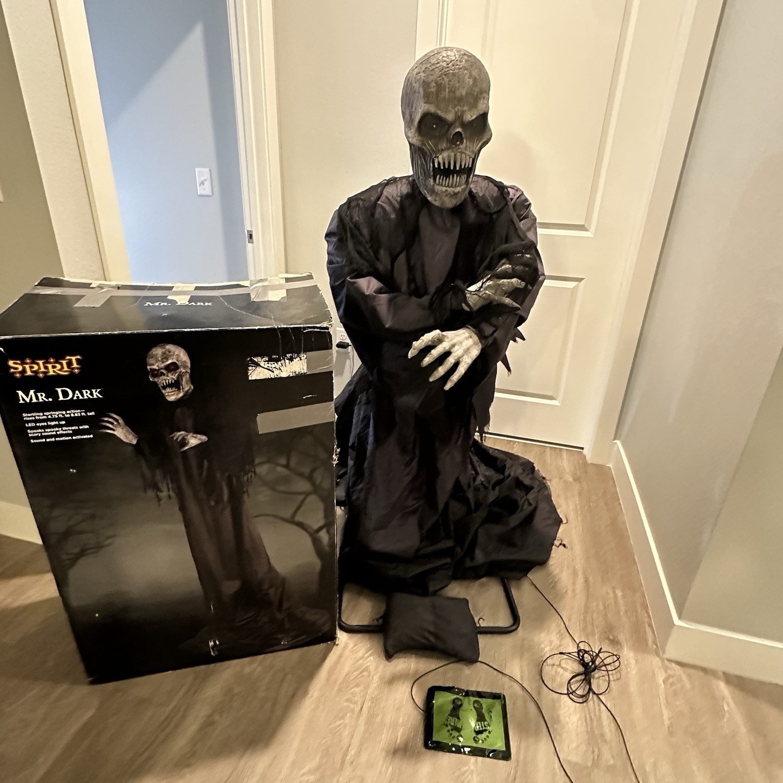 Spirit Halloween 2022 Mr Dark Animtronic Decoration- Working w/ Video - SCARY