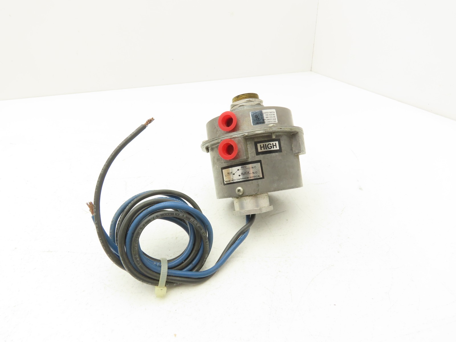 BEC Controls 23A060 Air Pressure Proving Switch Pressure Control 1/8 NPT Ports