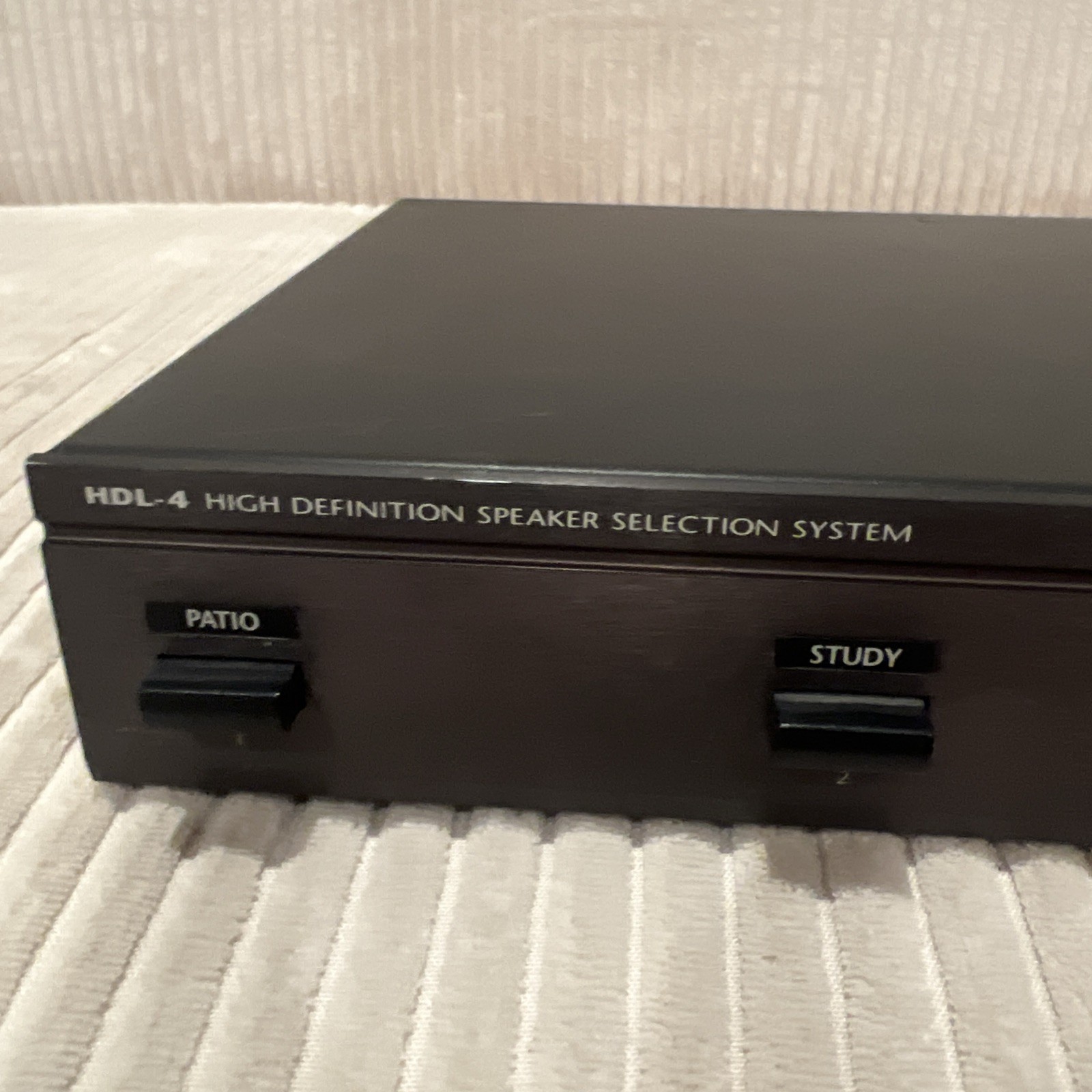 Niles HDL-4 High Definition Speaker Selection System 4 Pair Speaker Selector