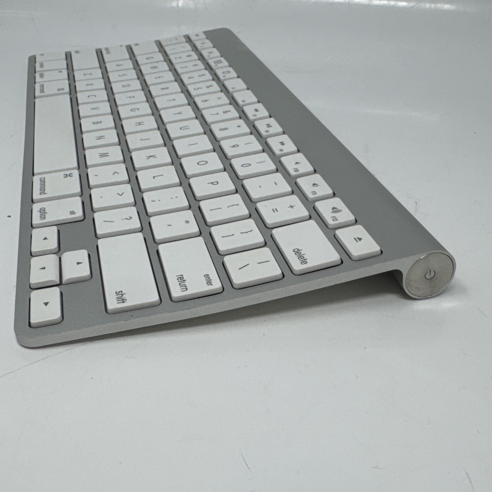 Genuine Apple A1314 Bluetooth Wireless Magic Keyboard Bluetooth TESTED WORKING!