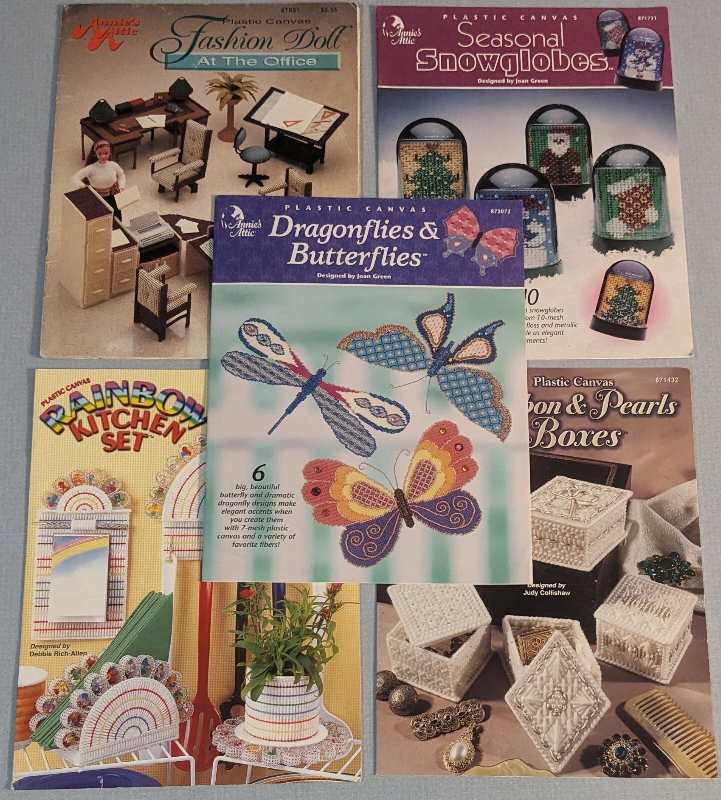 Lot of 5 ANNIE'S ATTIC Plastic Canvas Project Booklets Doll Furniture Boxes MORE