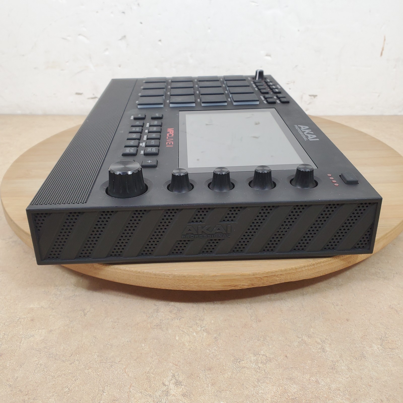 Akai Professional MPC Live II Standalone Sampler and Sequencer + Case