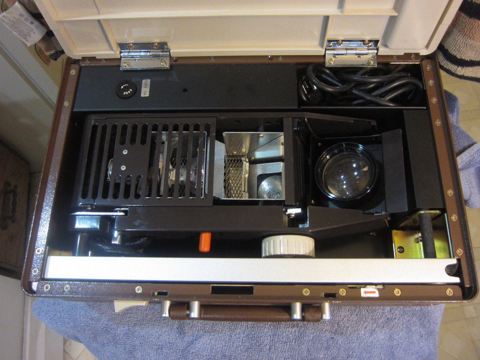 Apollo Horizon Portable Overhead Projector Needs TLC
