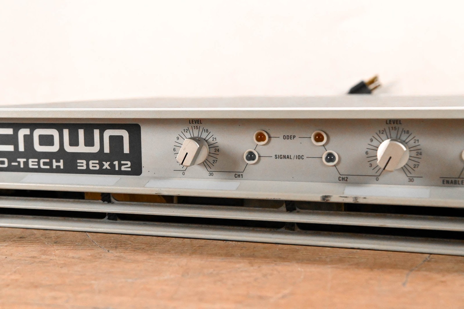 Crown Macro-Tech 36x12 2-Channel Power Amplifier CG01VR0