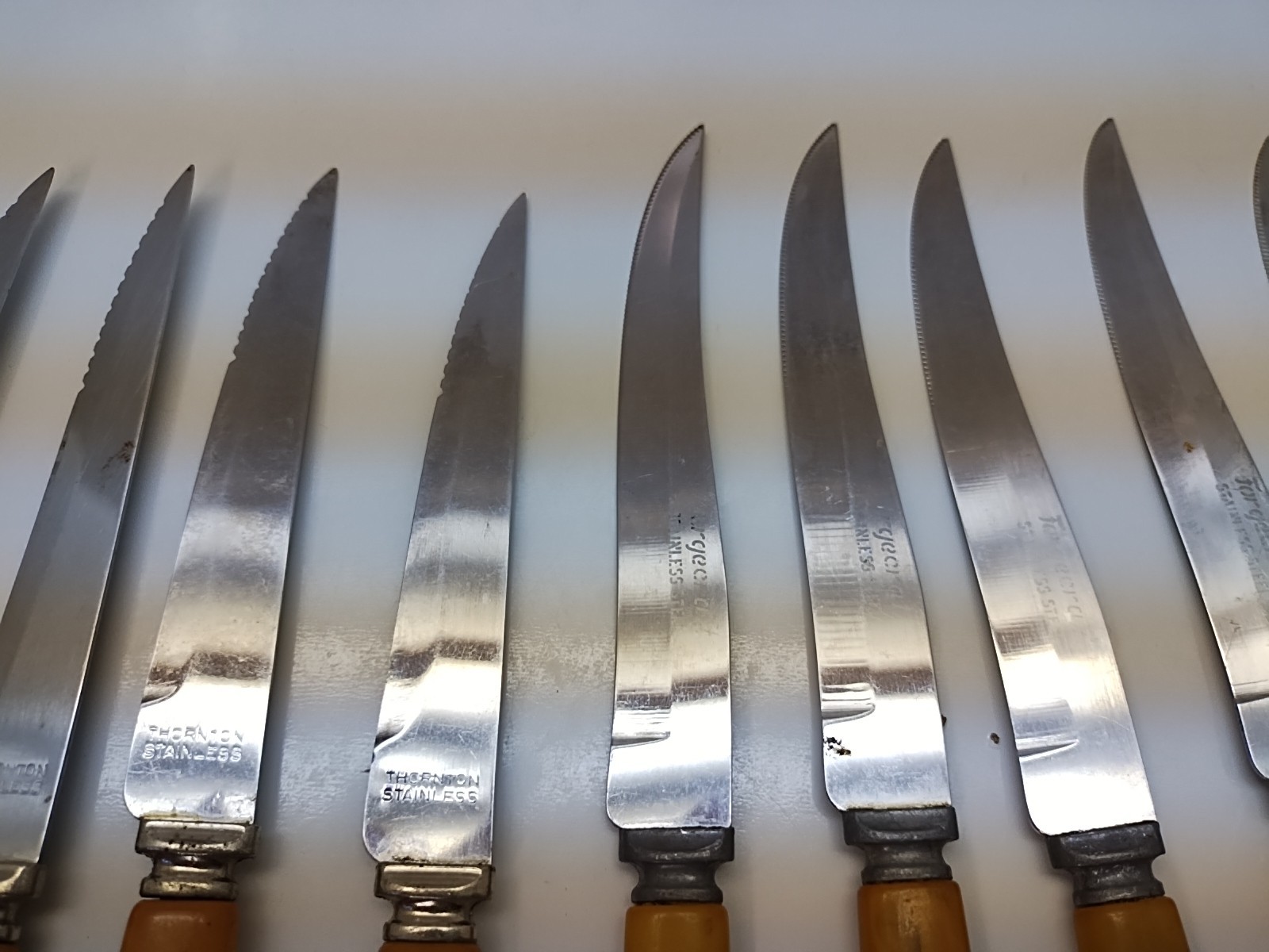 vitage bakelite 8 knive set