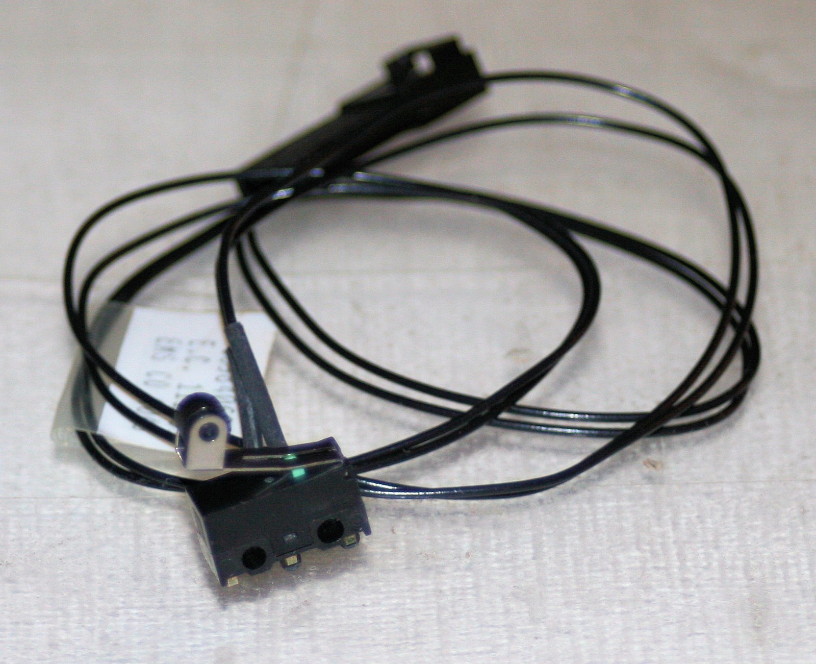 Tiny Micro Switch w/Roller & Wire Harness