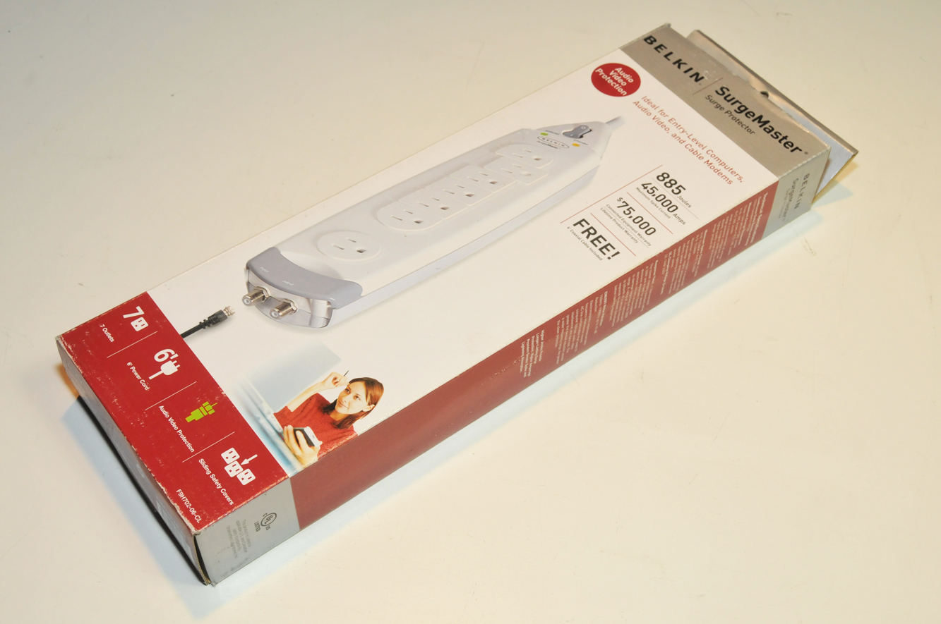 Belkin SurgeMaster 7-Outlet 885 Joules Surge Protector   F9H702-06-CL