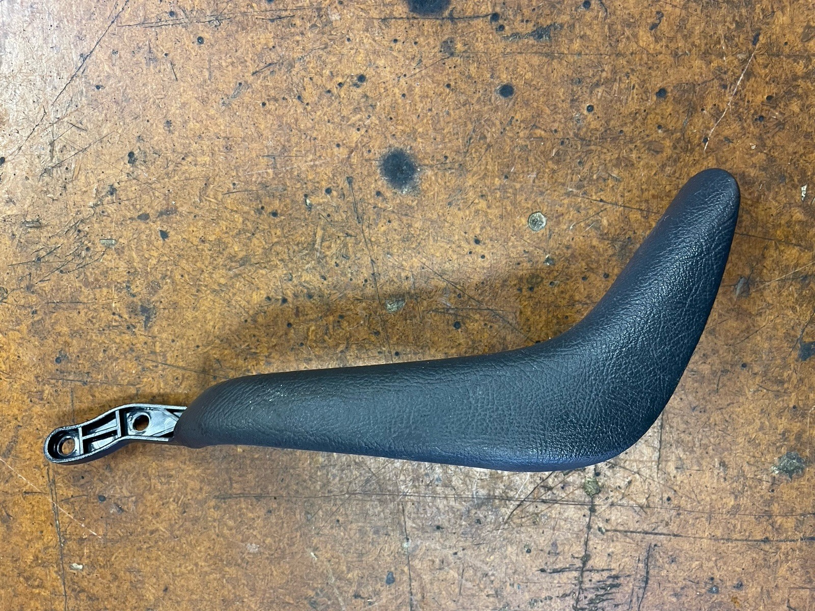 97-03 Mercedes W208 CLK230 CLK320 RH Interior Door Handle Cover 2088100654 OEM