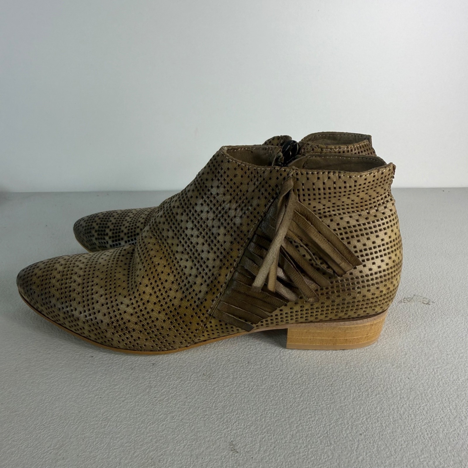 Beltrami Stylish Wear Leather Shoes US 6 UK 4 Size 37 Outerwear Print Brand NEW