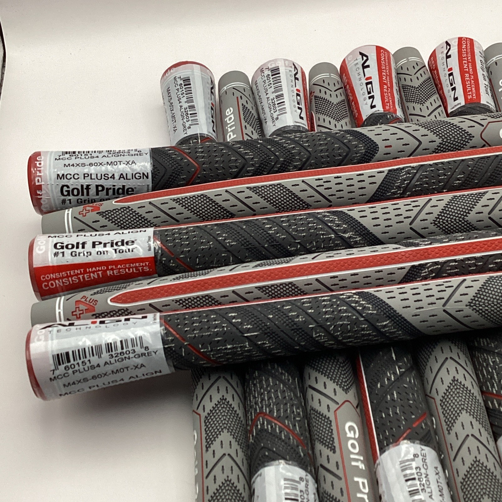 Golf Pride MCC Plus 4 Align midsize- Grey And Red- 60X - 13 Grips