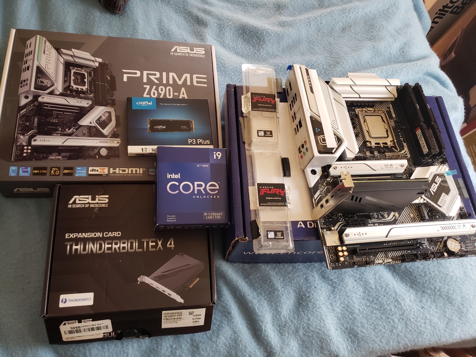 Combo I9-12900KF , 32GB DDR5-5600 , 1TB GEN4 , THUNDERBOLT4 ,WiFi 6E , BLT 5.2