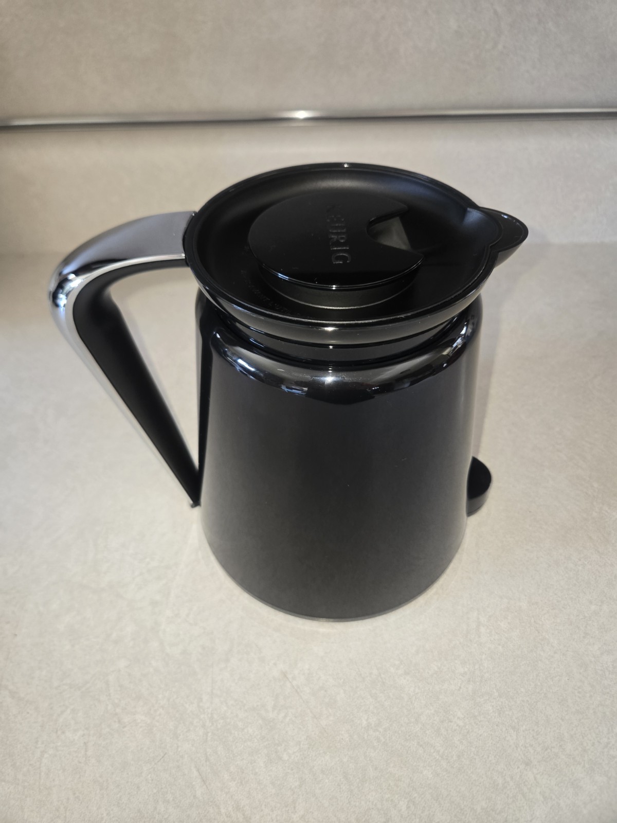 KEURIG 2.0 K-Carafe THERMAL Coffee Pot Black Silver Handle 4 Cup 32oz VERY CLEAN