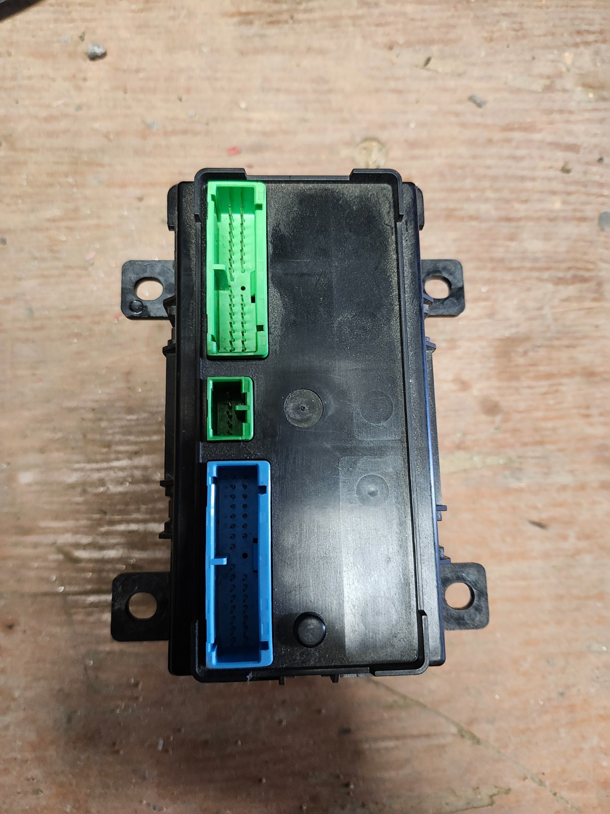 Volvo VNL 21720493-P02 Cab Control Module