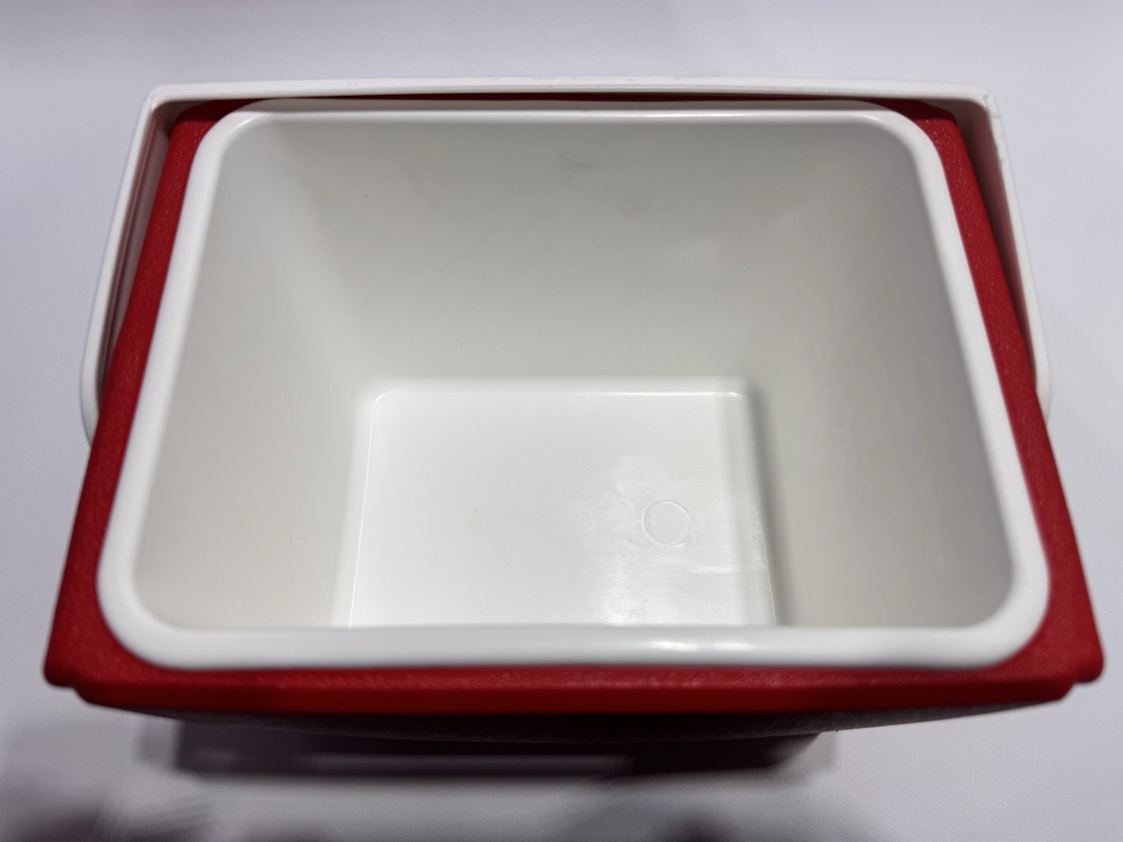 IGLOO Playmate Mini 4 qt. Hard Cooler, Red / White