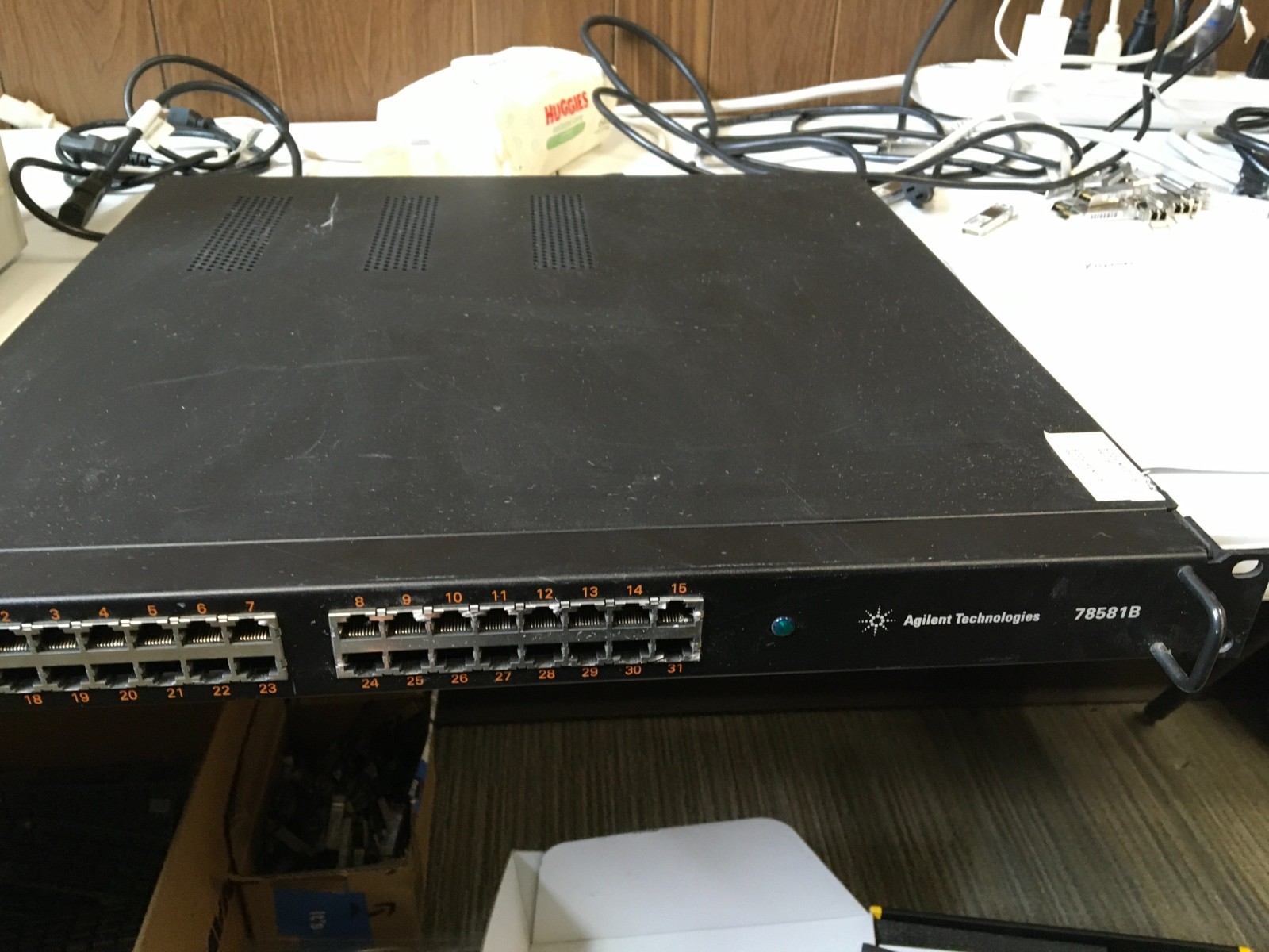 Agilent 78581B CareNet Controller, 32 port medical switch, 100-240VAC, 50-60Hz