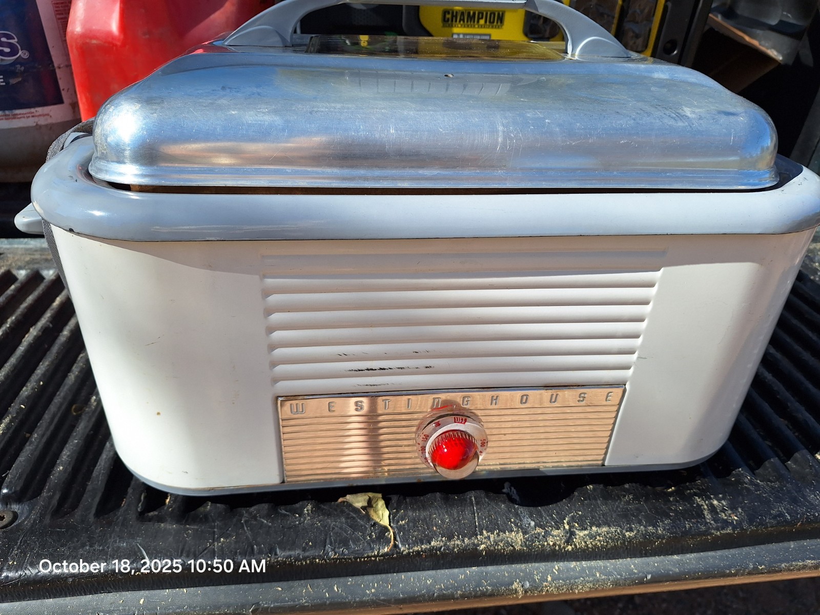 Westinghouse Vintage Roaster Oven White Silver with Accessories & Manual