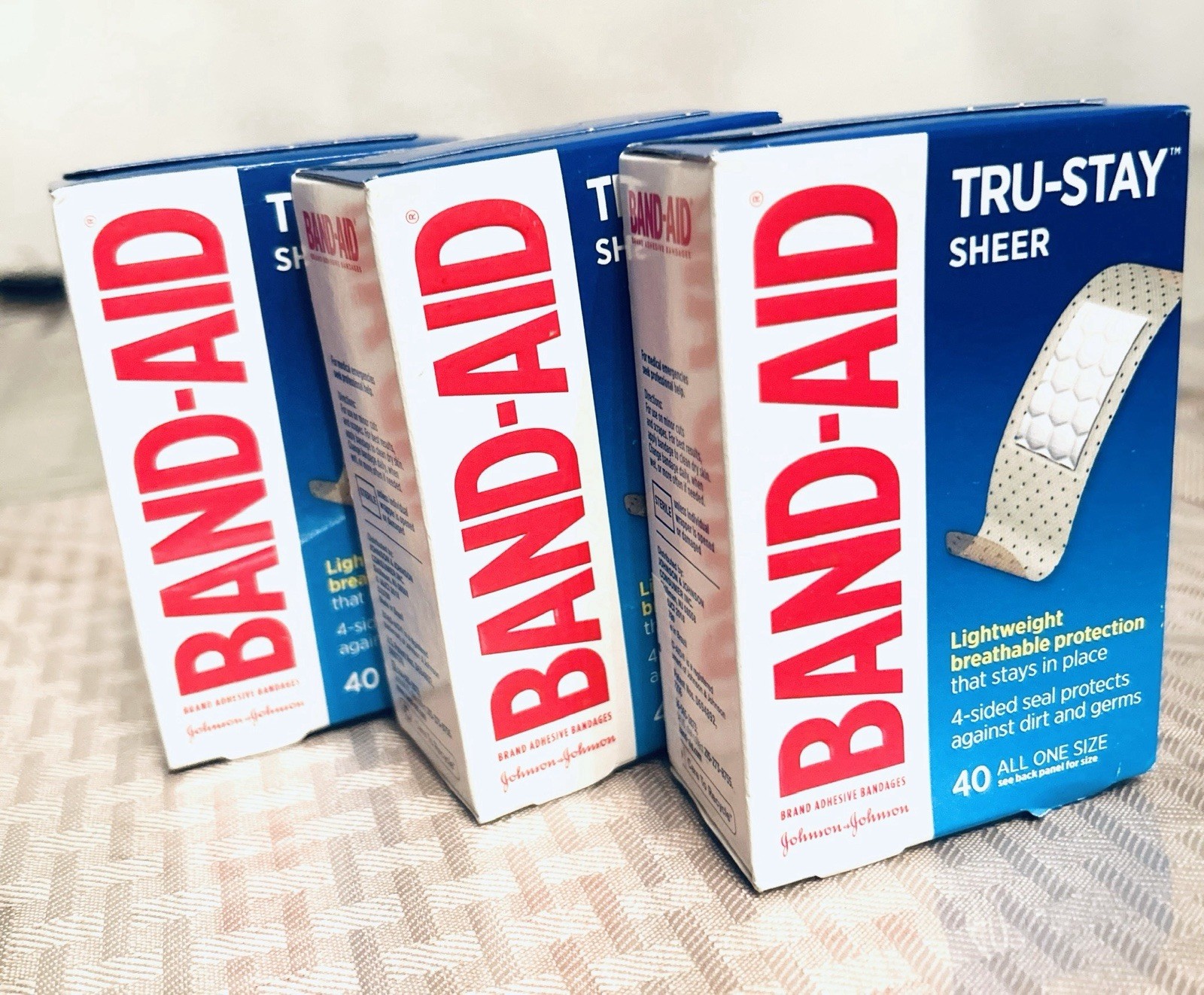 Band Aid Bandages 40 ct 3pk Value Pack Great value * Great Price for Holidays *