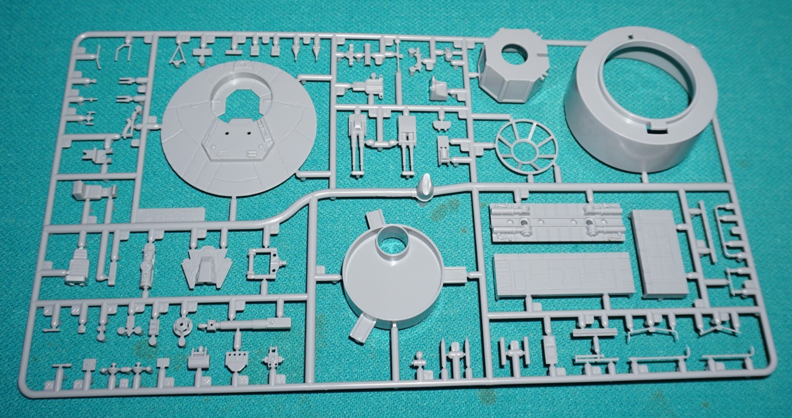 Star Wars Millennium Falcon Fine Molds/Revell 1/72 Sprue B Gun Emplacement Etc.