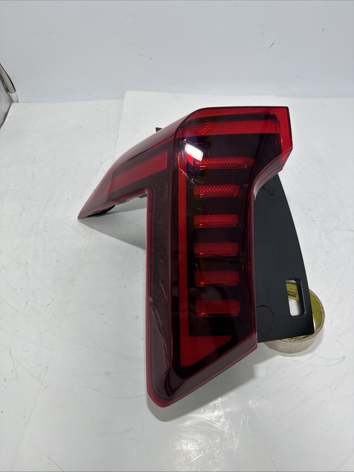 OEM Left Driver Side LED Tail Lamp For KIA Carnival 92401-R0650