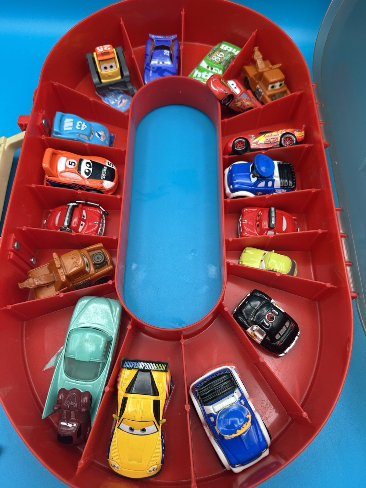 Disney Pixar Cars Carry Case With Cars