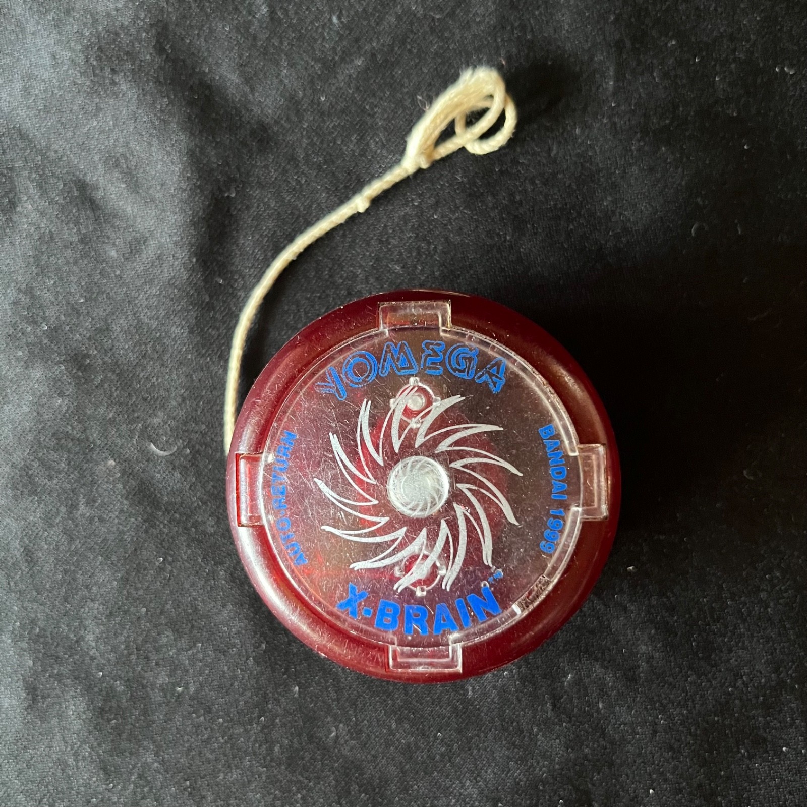 Vintage 1999 Bandai Yomega X- Brain Yo-Yo Red with Blue Lettering
