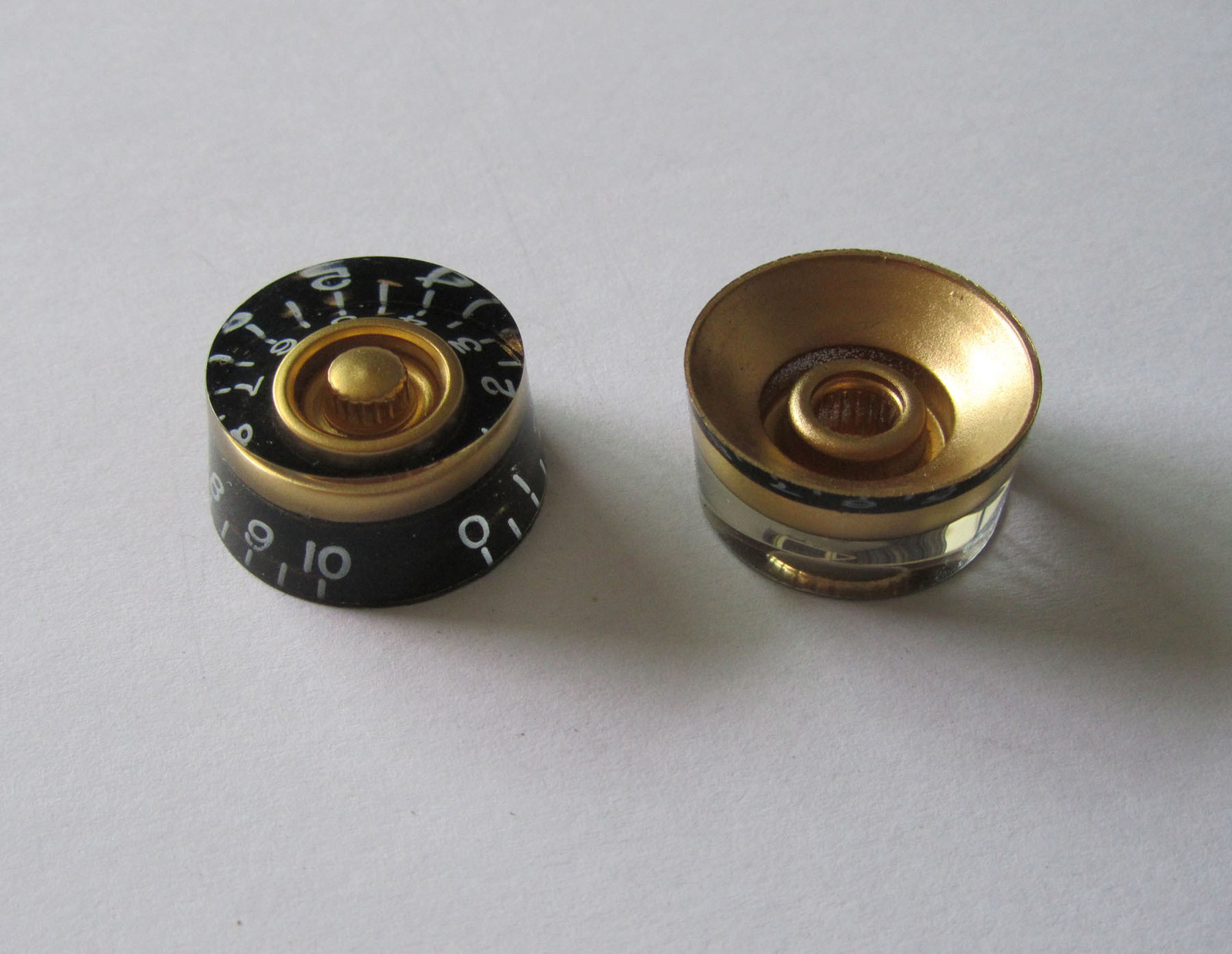 4x LP Custom Control Knobs Speed Dial Knobs Black w/ Gold fits Les Paul