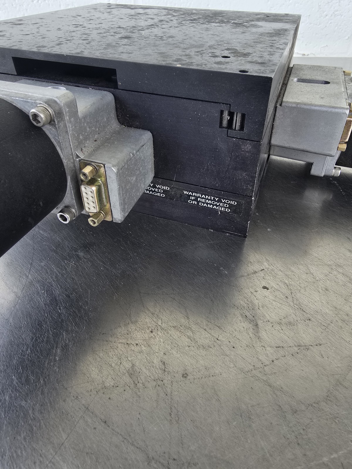 NEW ENGLAND TECHNOLOGIES I2 LINEAR STAGE POSITIONER AS-IS