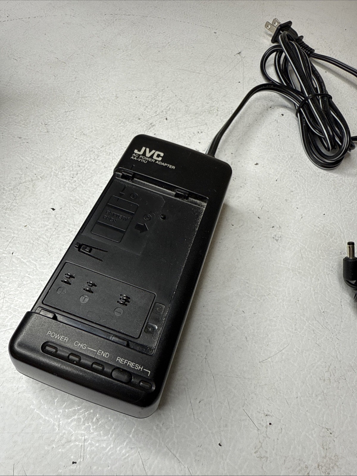 JVC VHS-C Camcorder *READ* Model GR-AXM70U Tested Working.