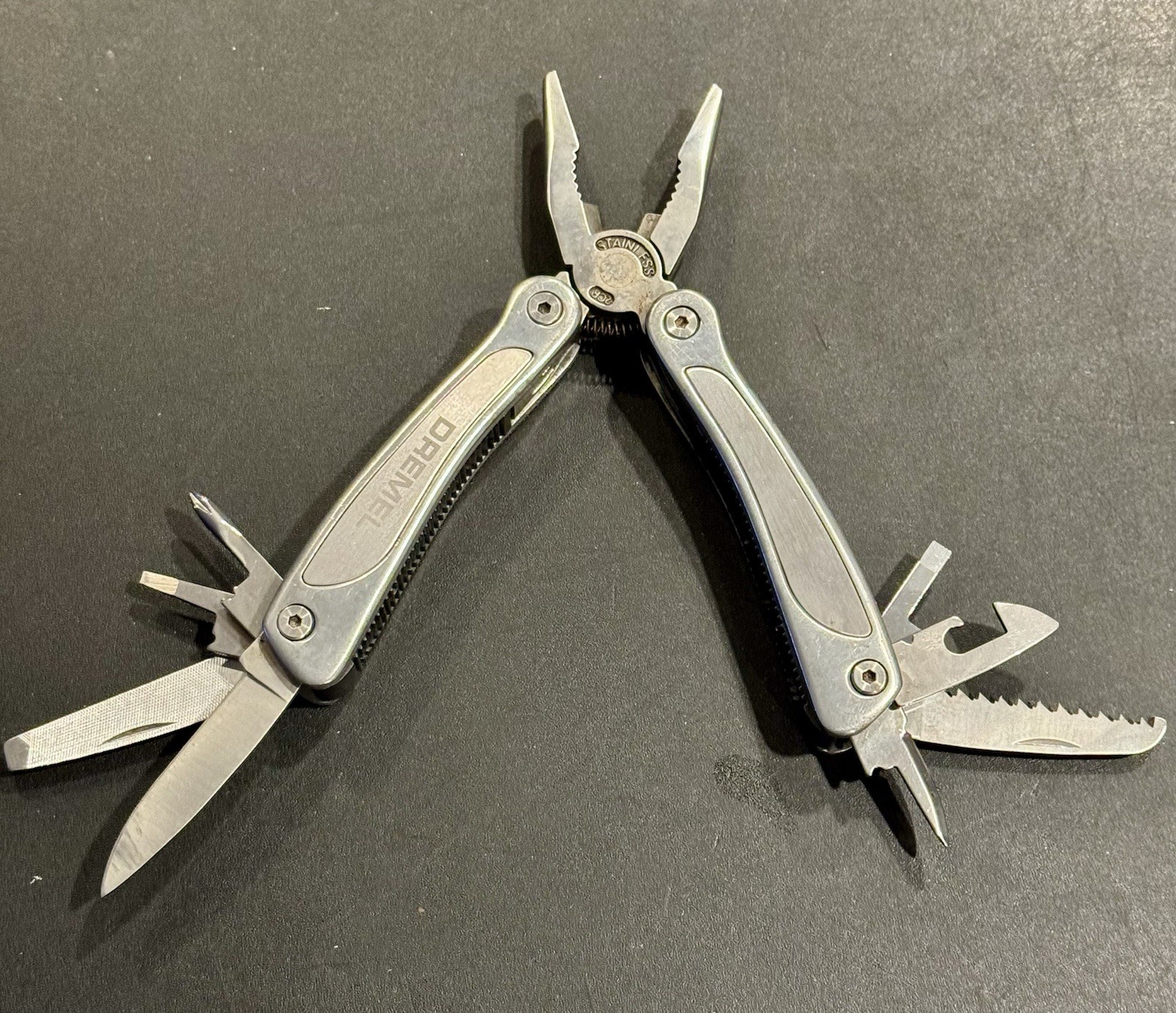 DREMEL MULTI-PLIERS TOOL Stainless Steel. Nice Condition Rare Find!