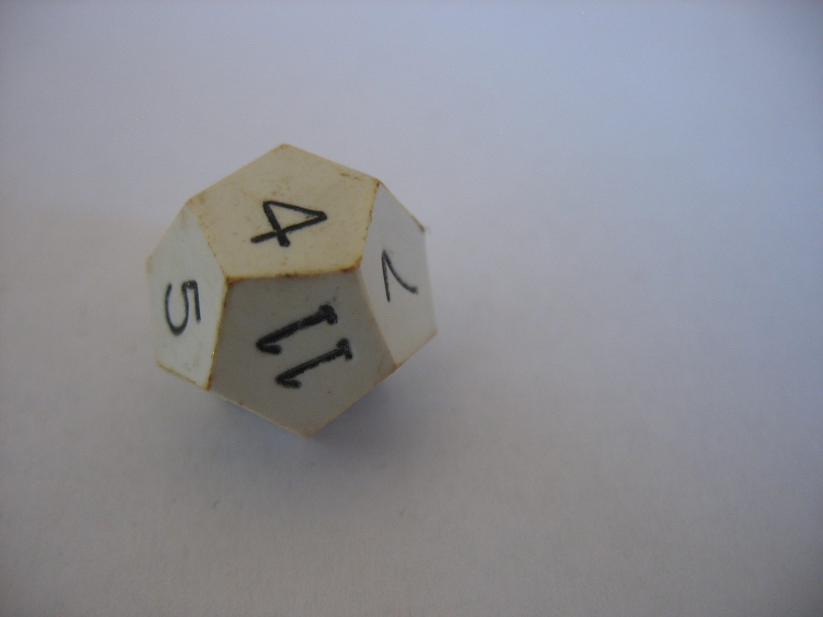 Vintage Gamescience White D12 Dice